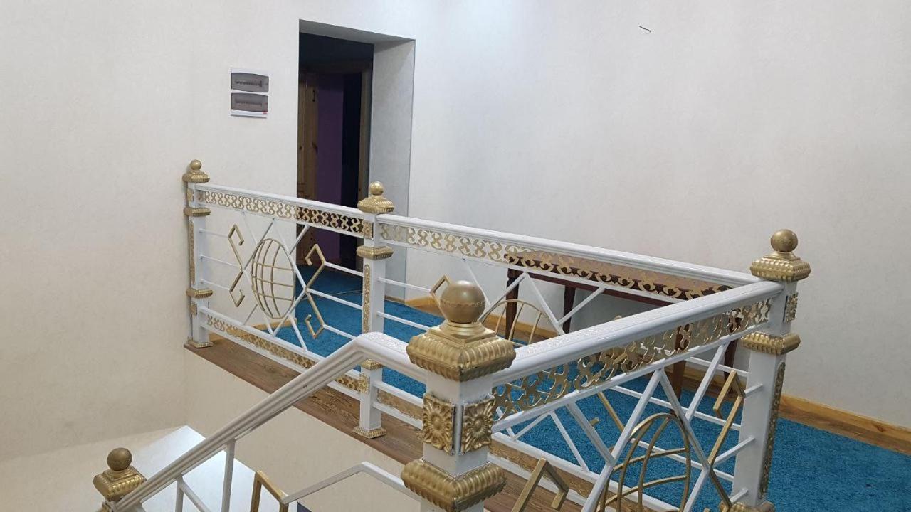 Tomaris Hotel Nukus Ngoại thất bức ảnh